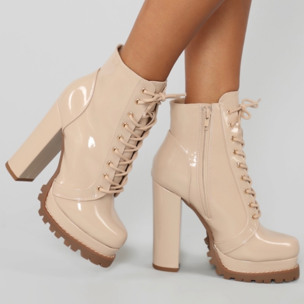 Platform Combat boots faux patent leather nude